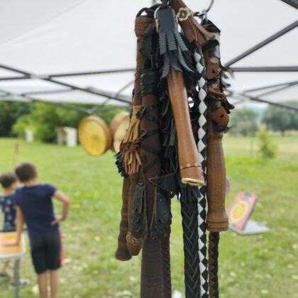 Karikás ostor eladó